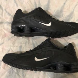 Men's Shoe Nike Shox R4